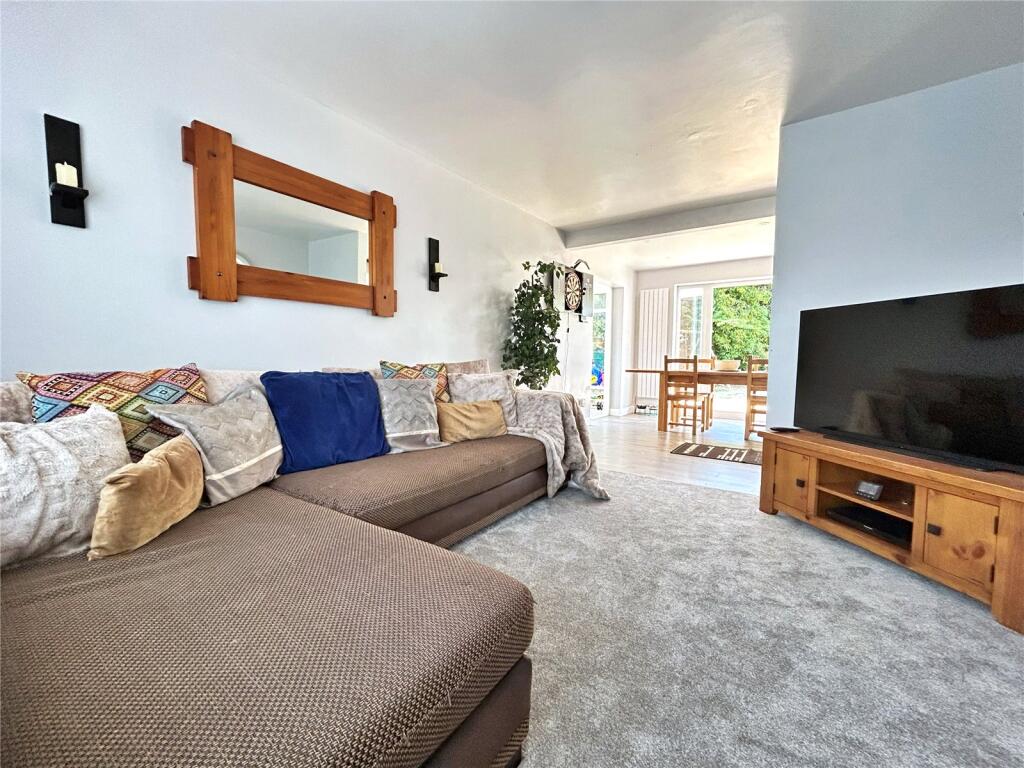 House in Highcliffe-on-Sea, Highcliffe and Walkford - More