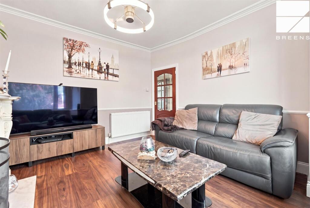 House in London, South Chingford, Highams Park - View 4