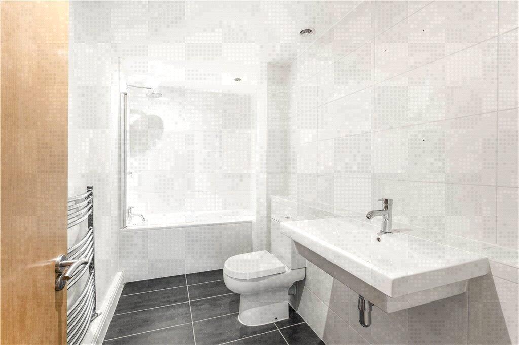 Apartment in London - More