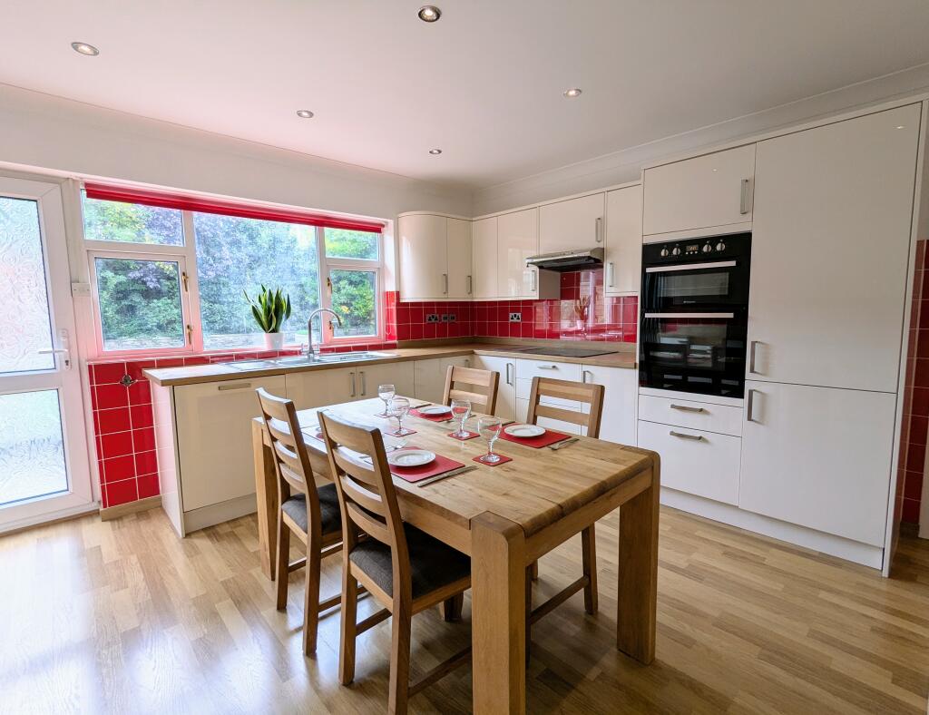 4-bed detached on View Road, Cliffe woods, Rochester, ME3, £585,000