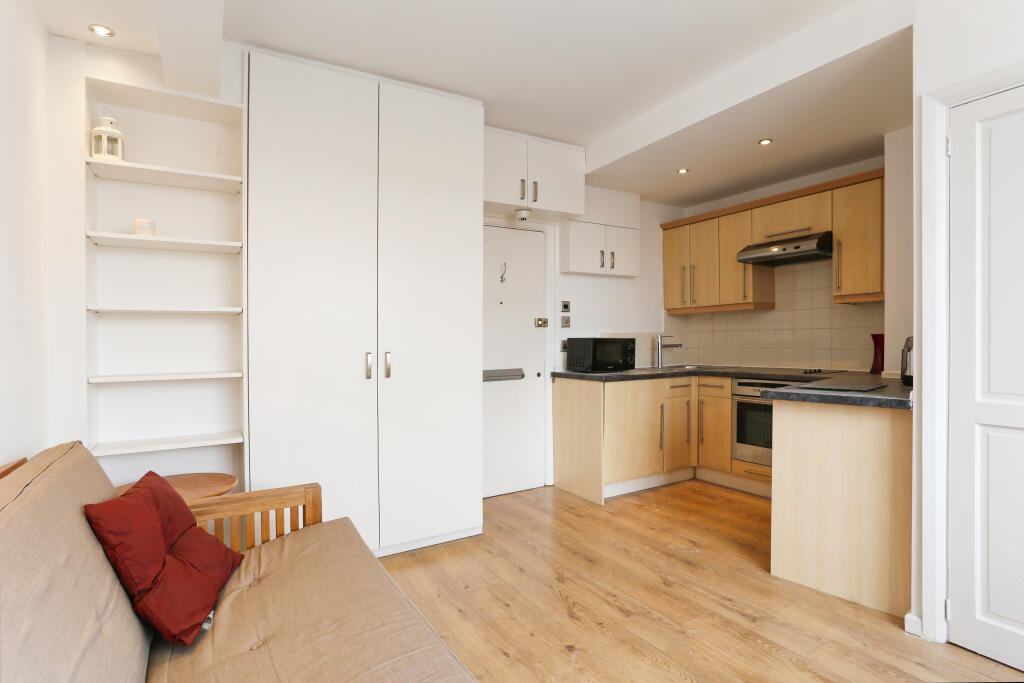 Studio flat for rent