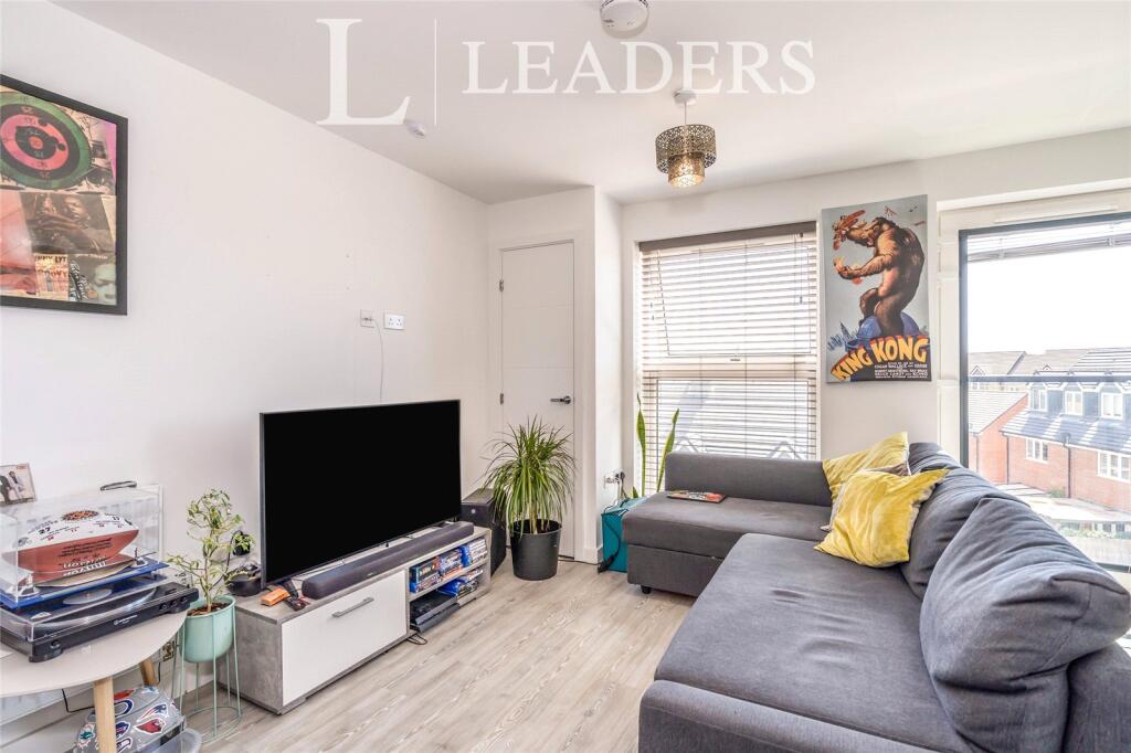 Apartment in Chichester, Oving - View 2