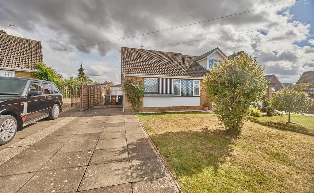 Main image of property: Chatsworth Close, Burbage, Hinckley