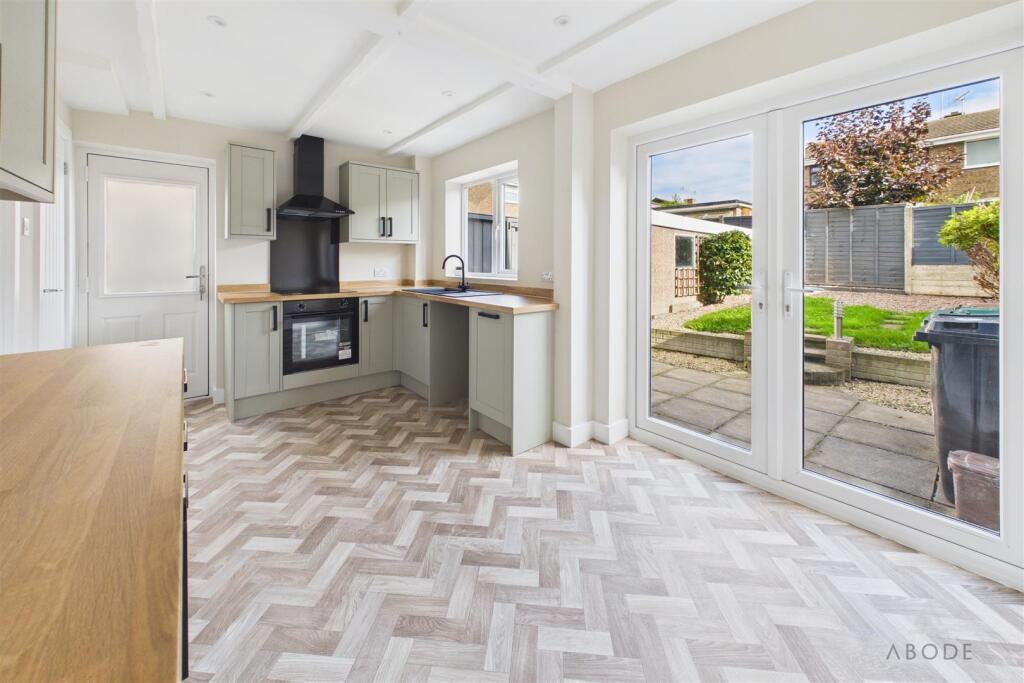 Randall Drive, Swadlincote, DE11 0BL photo 2
