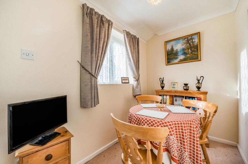 House in Bracknell - View 6