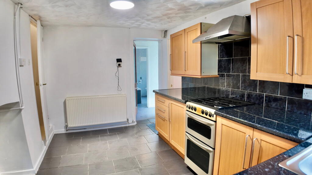 House in Newport - View 2