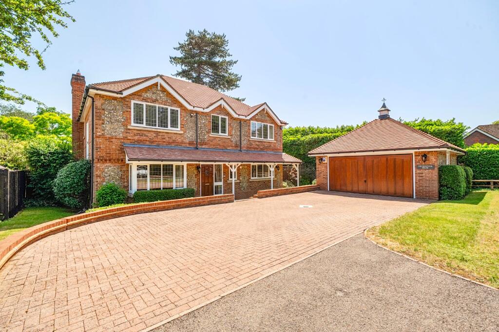 Main image of property: Kimbers Drive, Burnham, Buckinghamshire, SL1