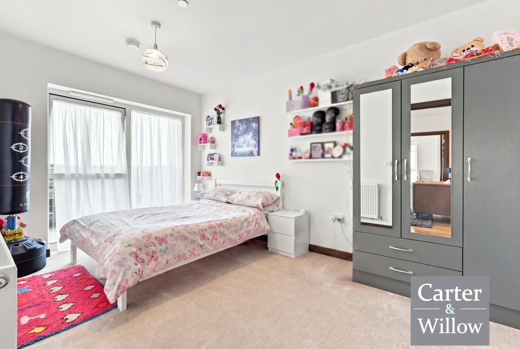 Apartment in Ilford - View 5