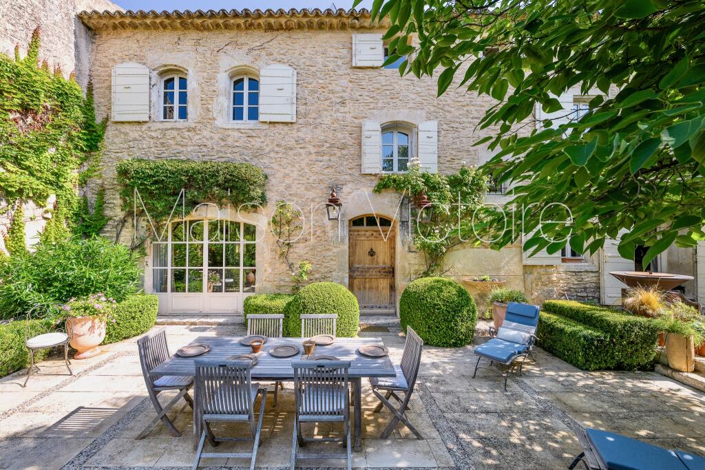 Main image of property: Provence-Alps-Cote d`Azur, Vaucluse, Cabrieres d'Avignon