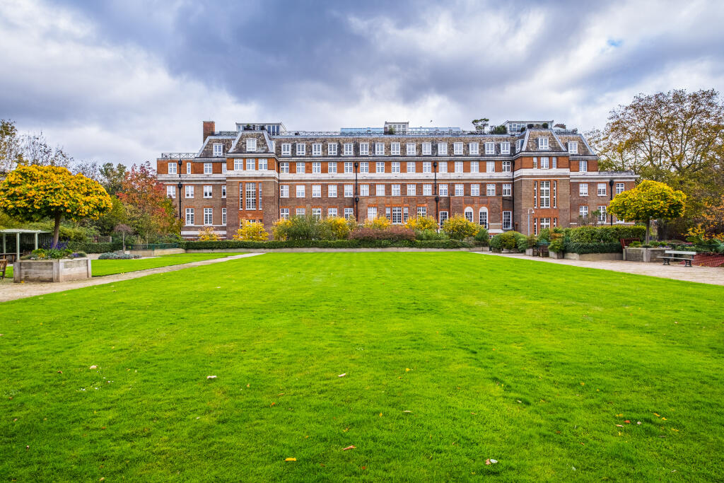Main image of property: Rosebery Avenue, London, EC1R