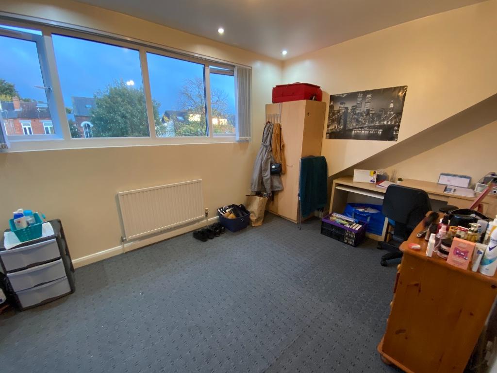 6 bedroom terraced house for rent