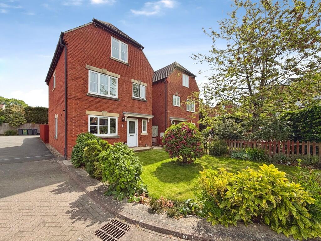 4-bed detached on Lansdowne Close, Dilton Marsh, £385,000