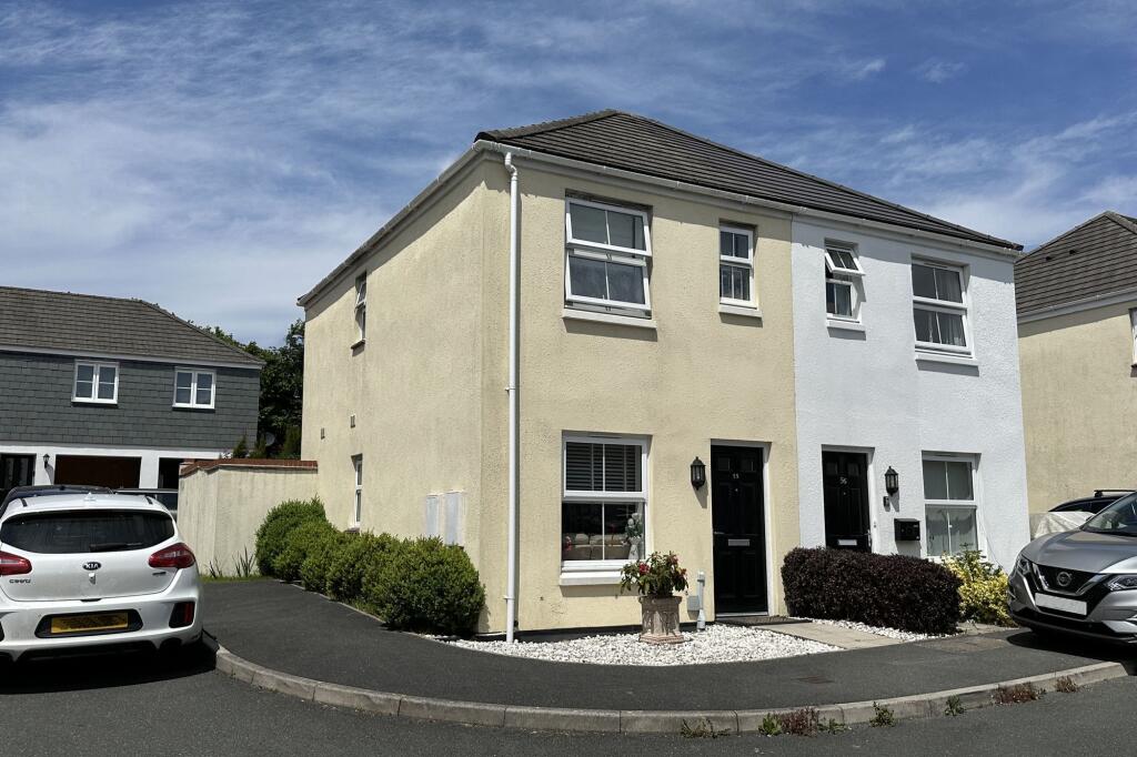 Main image of property: Round Ring Gardens, Penryn, TR10