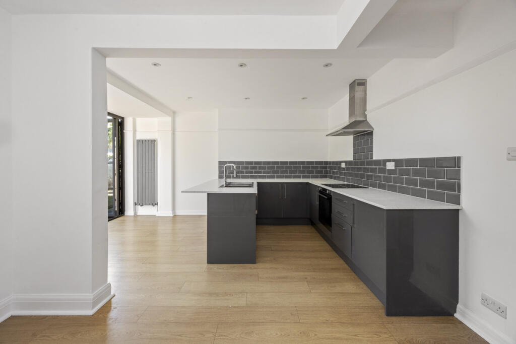House in Worthing, West Worthing - View 5