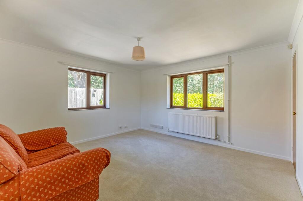 House in Kingston upon Thames - More