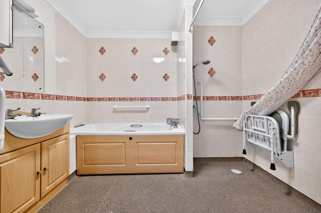 Apartment in Gravesham, Windmill Hill - More