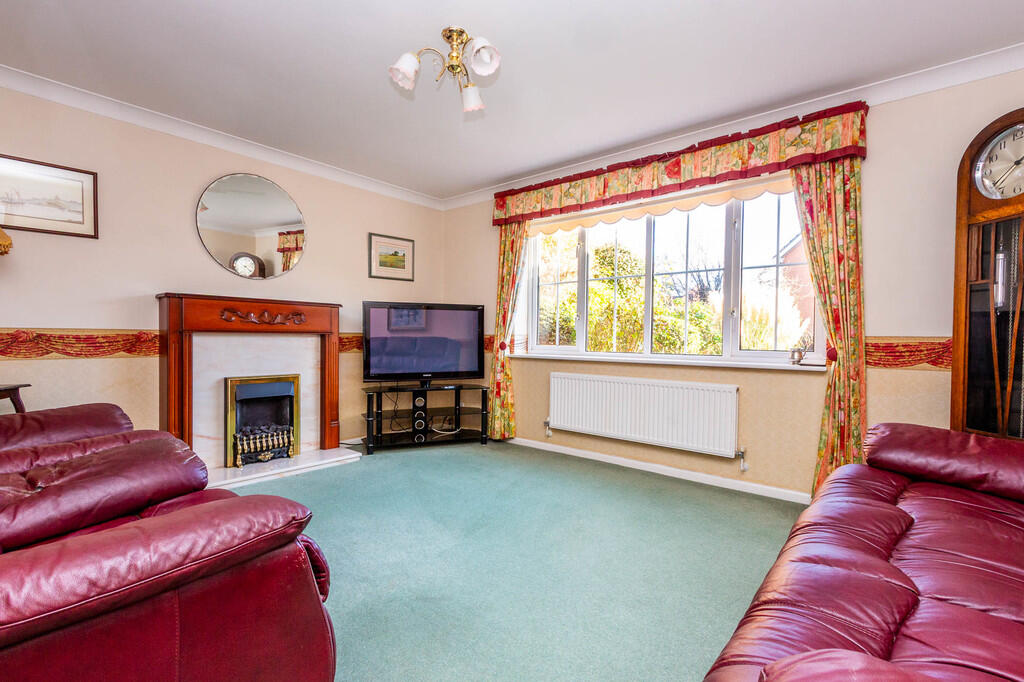 Clover Drive, Rushden photo 4