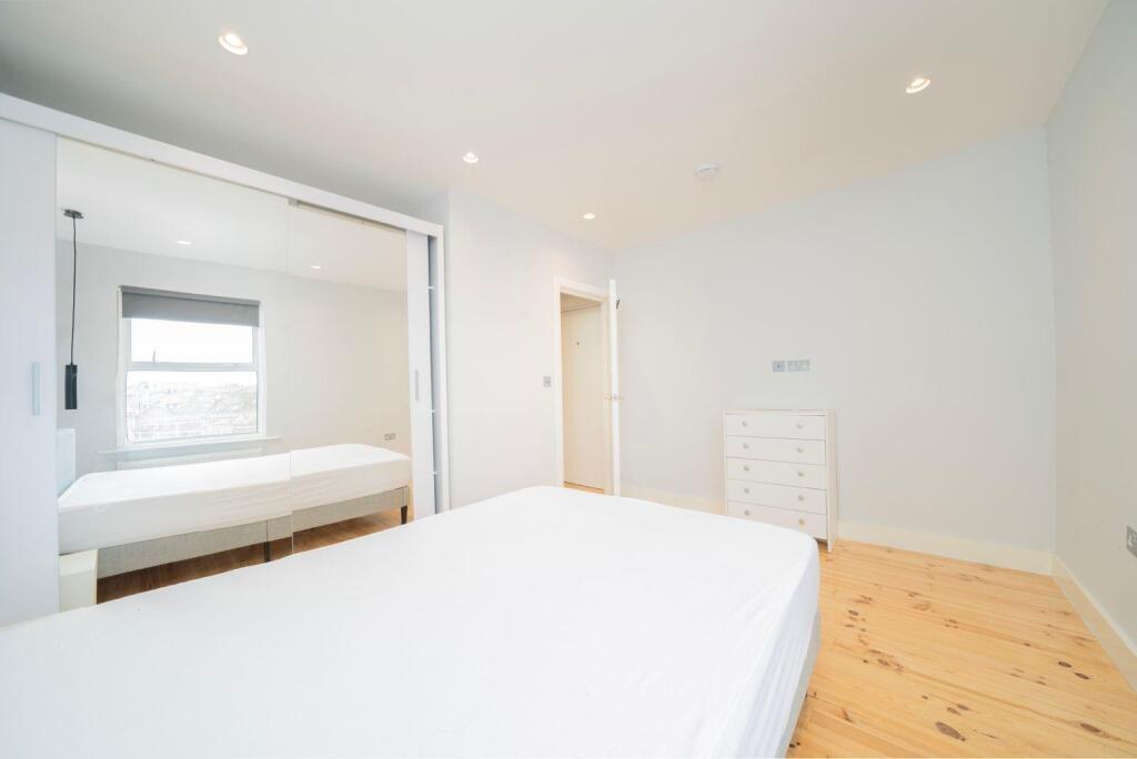 Apartment in London - View 3