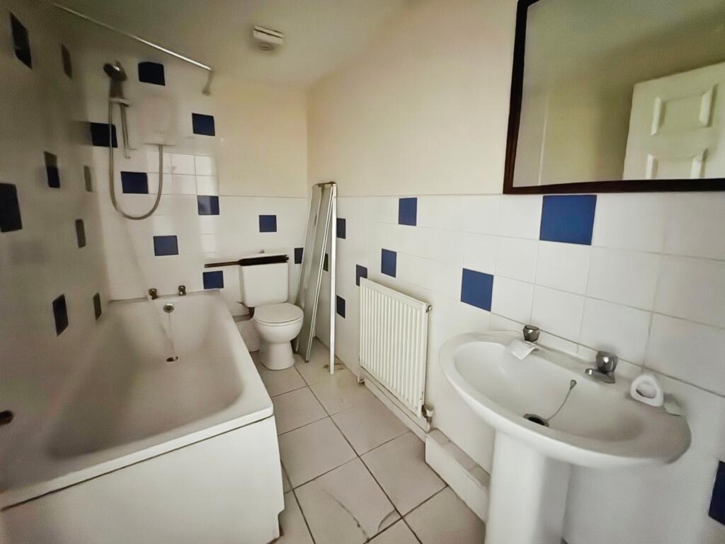 Apartment in Tonbridge - View 3