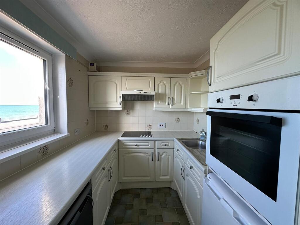 Apartment in Brighton - View 4