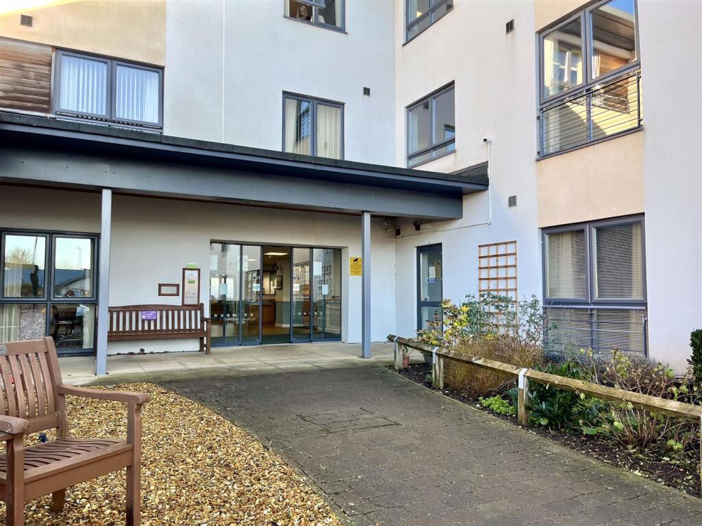 Apartment in Bristol, Port Marine - View 6