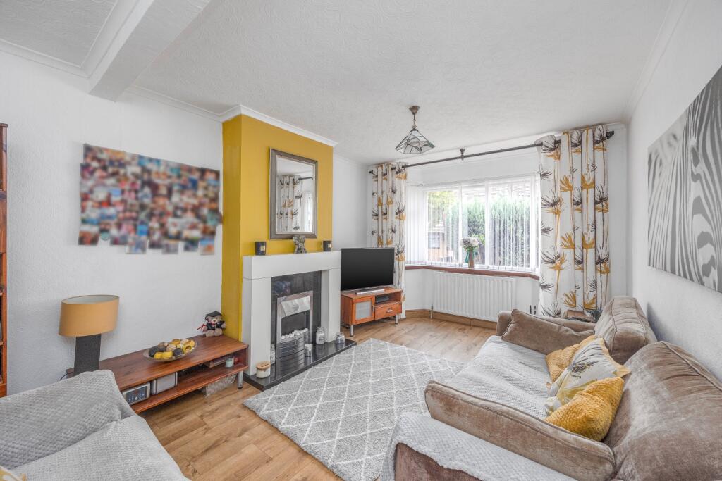 House in Wolverhampton, The Lunt - View 5