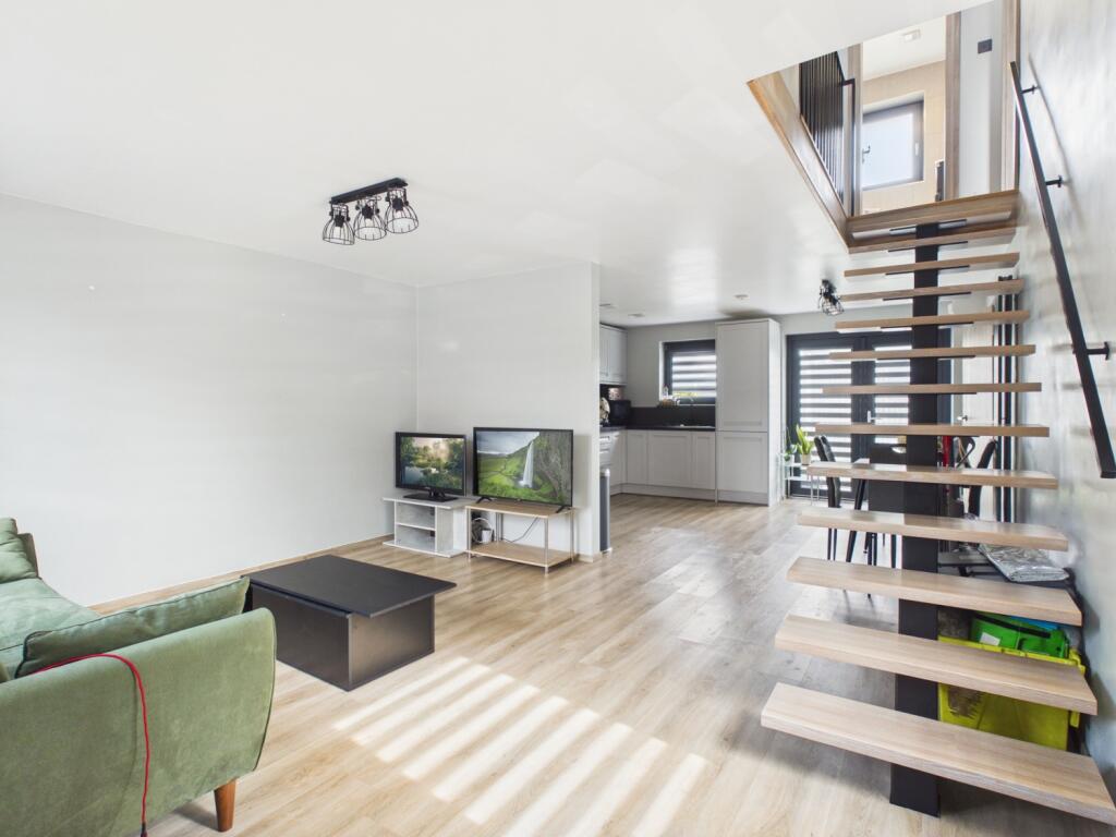 Dore Close, Northampton, NN3 8NJ - View 3