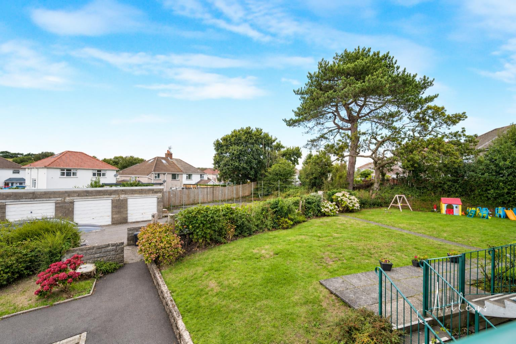 Apartment in Newton, Mumbles - View 4