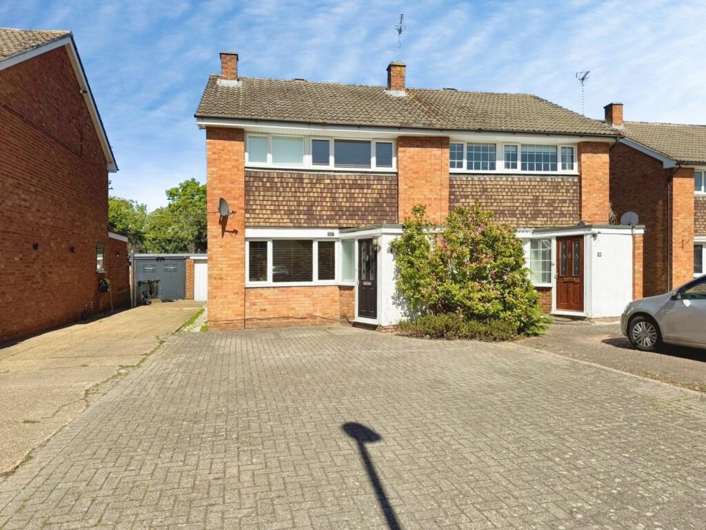 Main image of property: Vauxhall Drive, Woodley, Reading