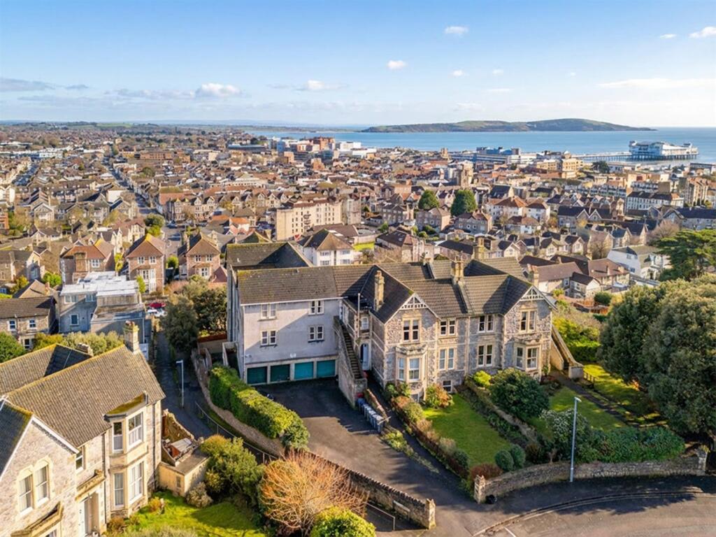 Main image of property: Landemann Circus, Weston-Super-Mare