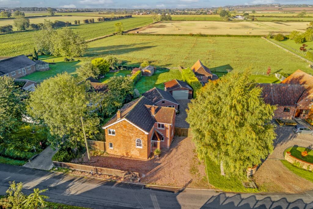 3-bed detached on Halton Fenside, Halton Holegate, Spilsby, PE23 , £425,000