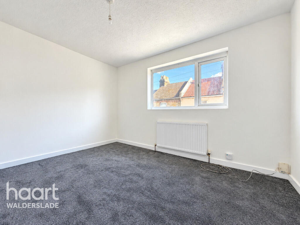 House in Chatham, Medway - View 5