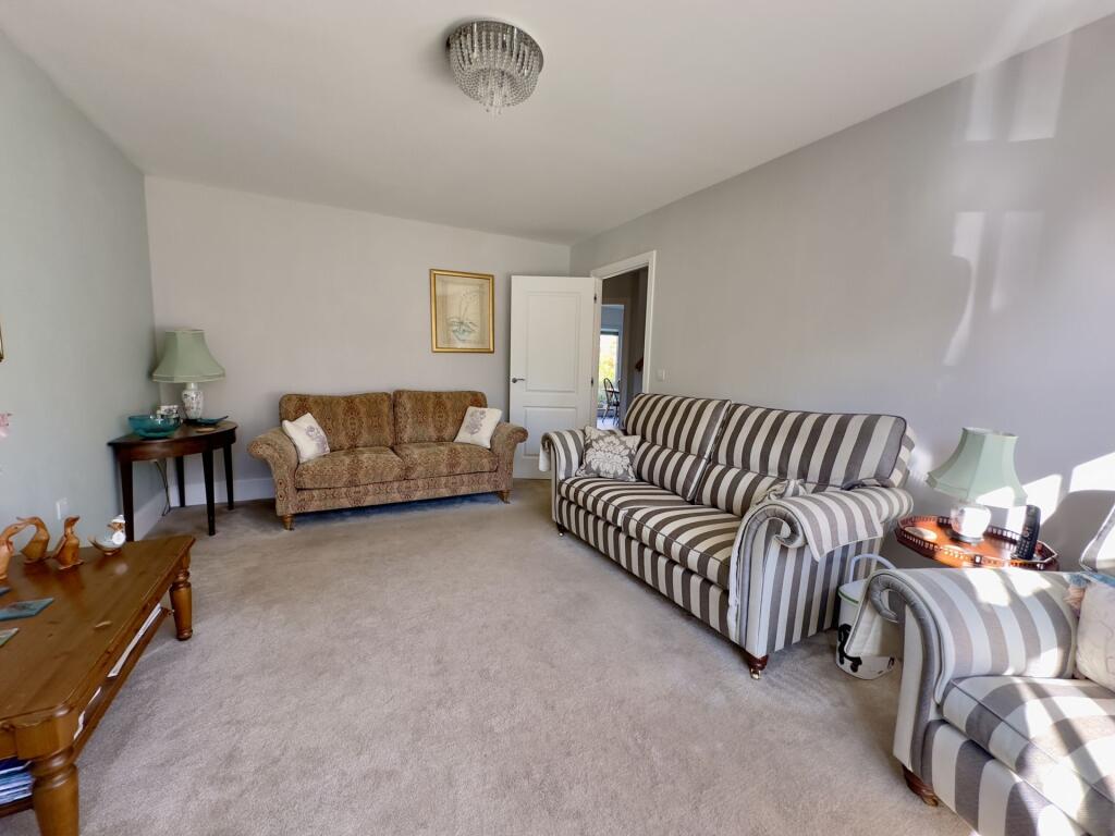 House in Teignbridge, Dawlish - More