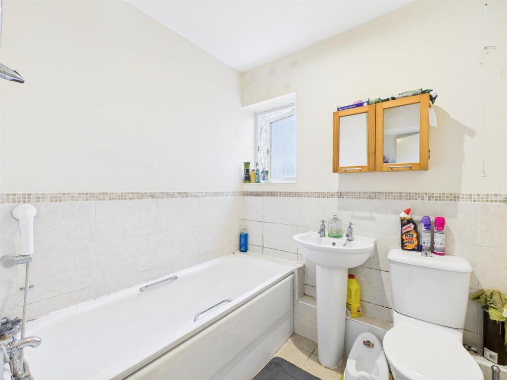 Apartment in Hemel Hempstead, Coldharbour - More