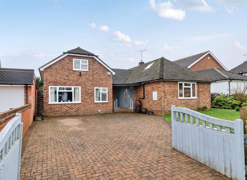 Main image of property: Park Road, Kennington, Ashford TN24 9DL