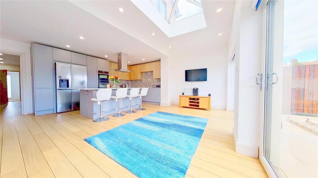 House in Lancing - View 3