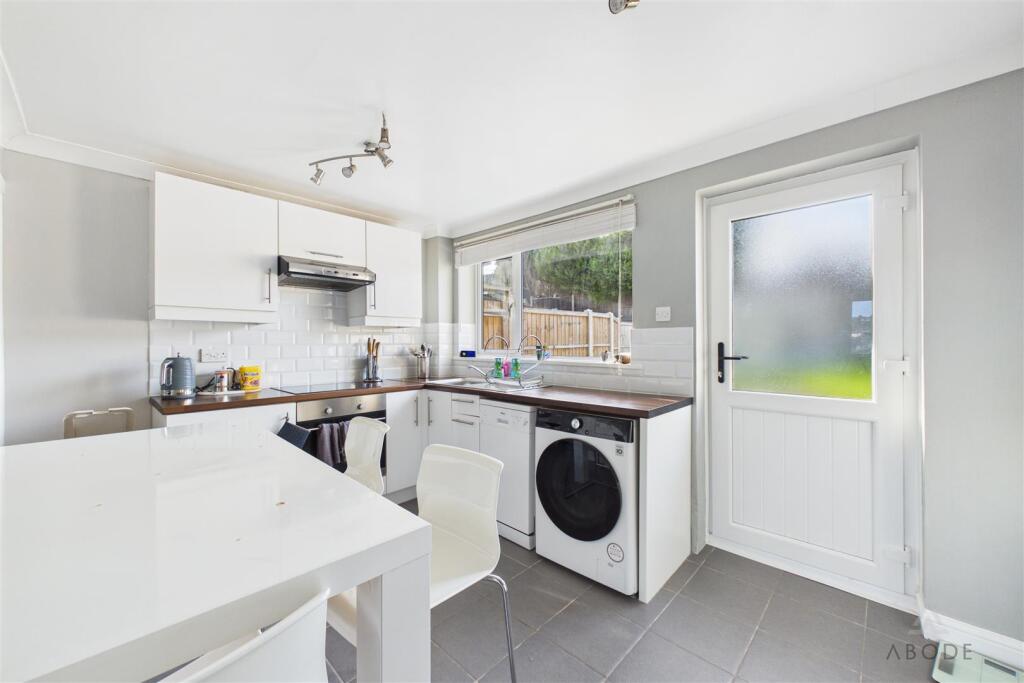 Newfield Road, Winshill photo 4