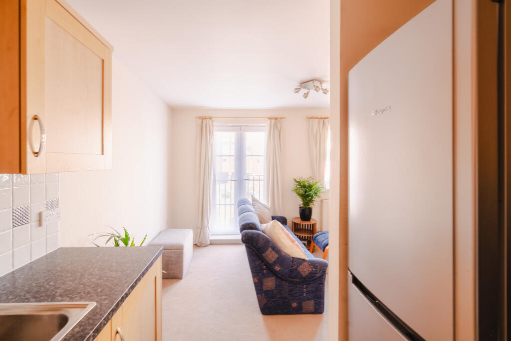Apartment in Bristol, Horfield - View 5