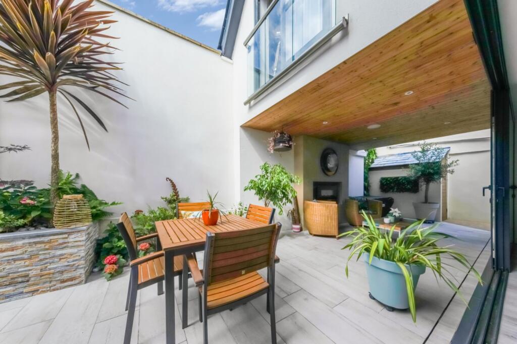 House in Bromley - View 5