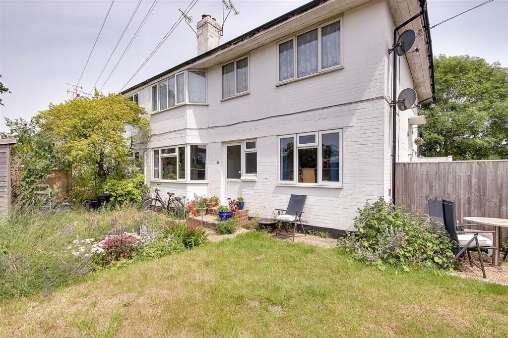 2-bed flat on Shirley Drive, Worthing, BN14, £250,000