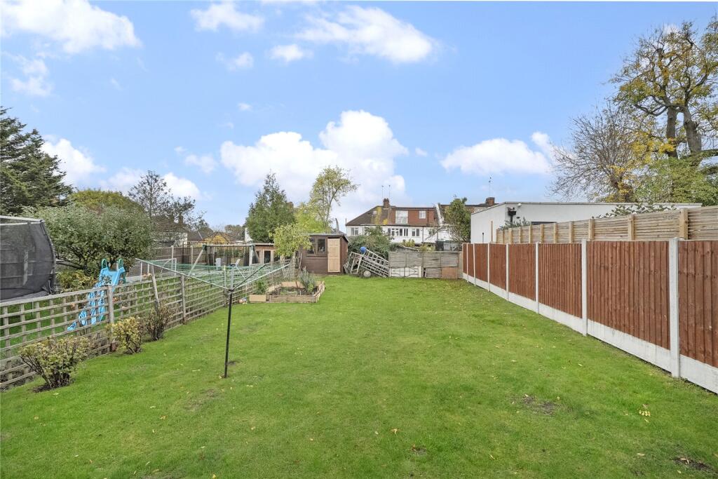 Dale View Crescent, Chingford, London, E4 photo 2