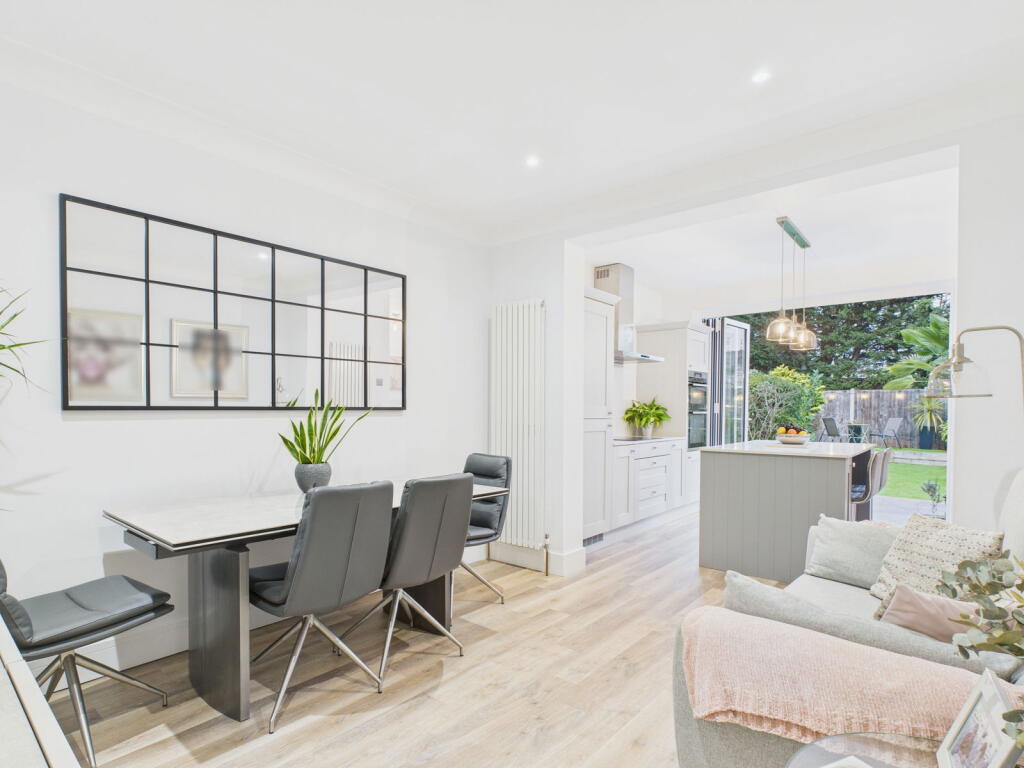House in London - View 6
