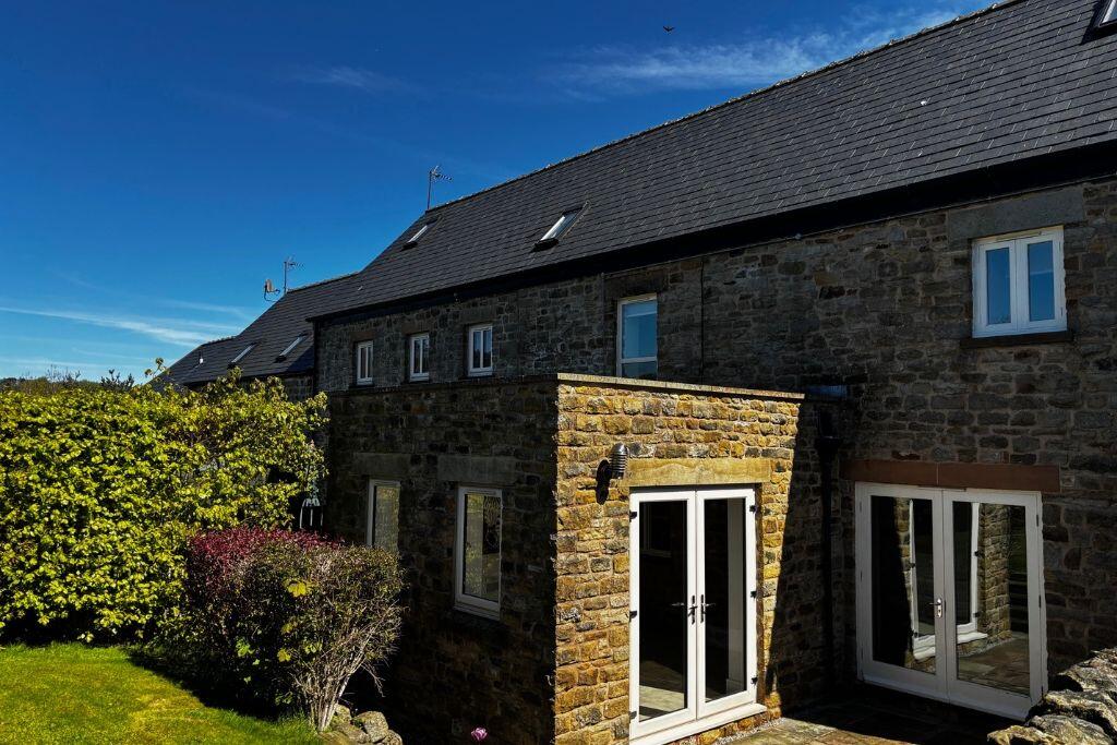 Main image of property: Long Line, Sheffield
