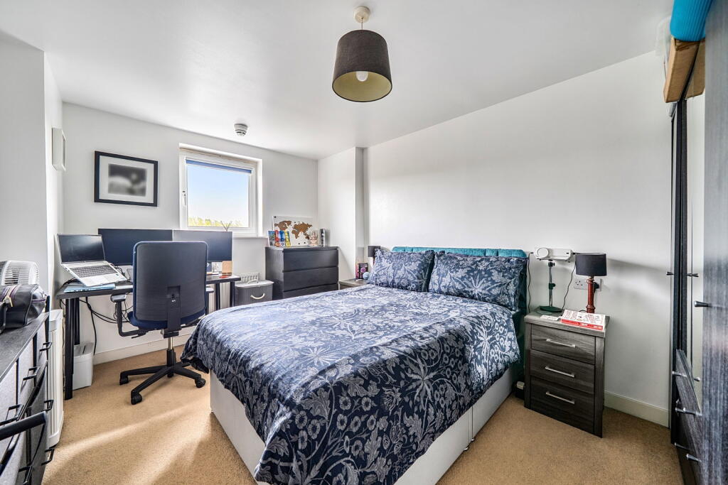 Apartment in Southampton - More