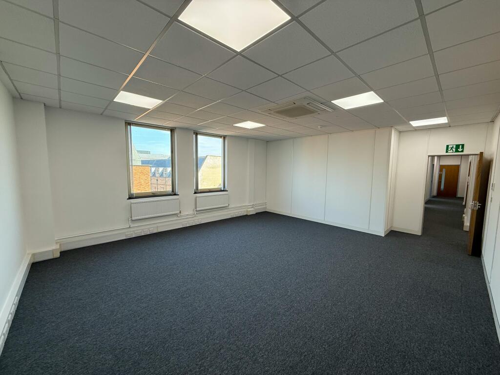 Suite B End Room