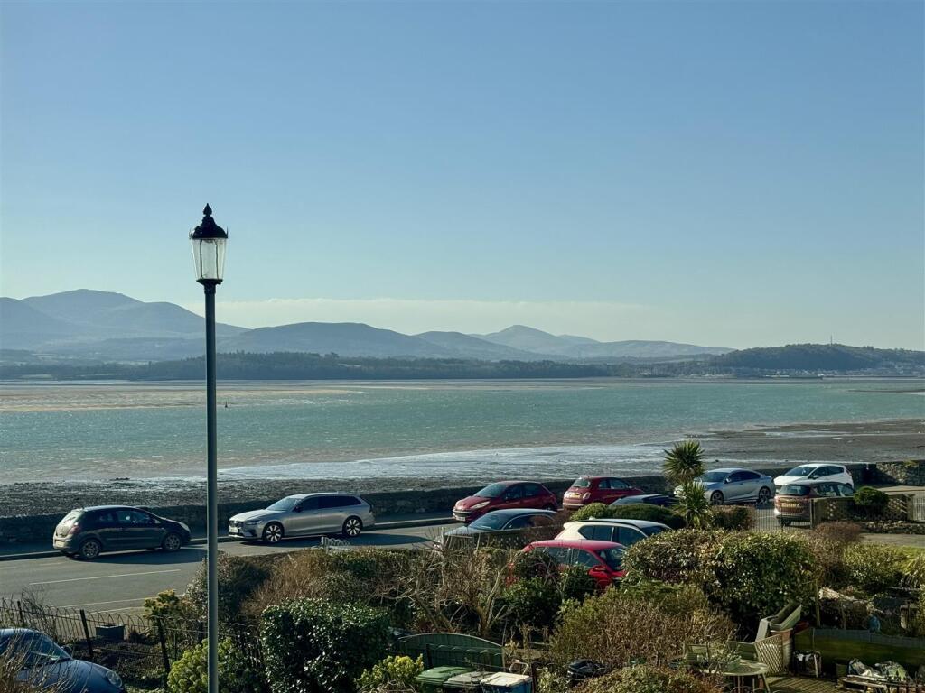 Raglan Street, Beaumaris photo 2
