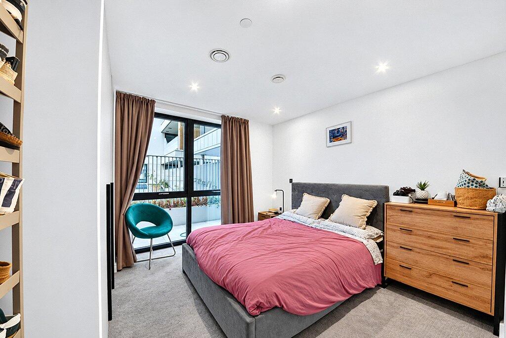 Apartment in London - View 5