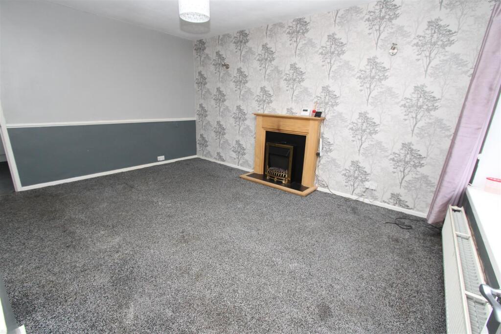 House in Bradford, West Yorkshire - View 4
