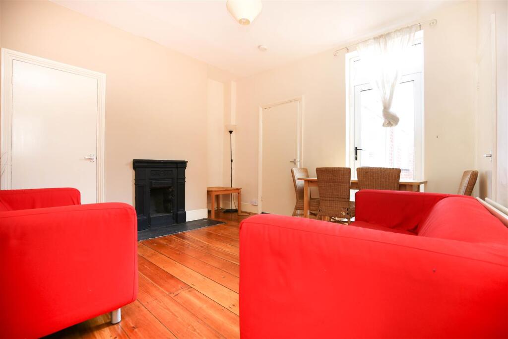 Apartment in Newcastle upon Tyne - More