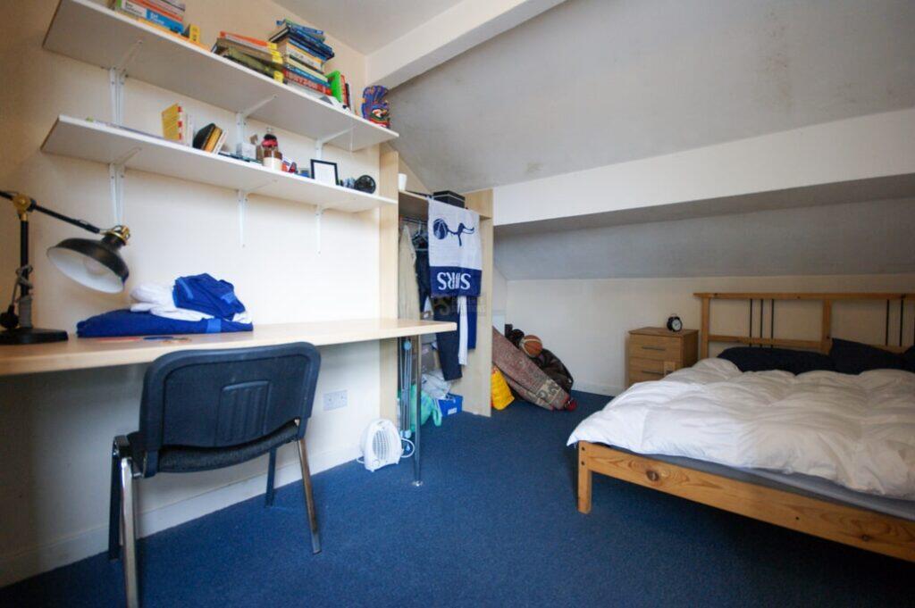 5 bedroom terraced house for rent